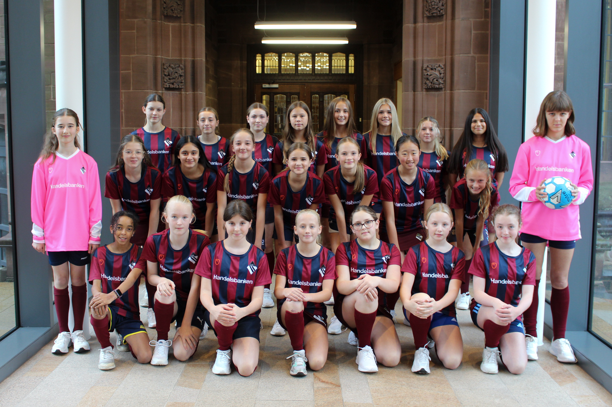 Handelsbanken Sponsors Girls’ Football Kits